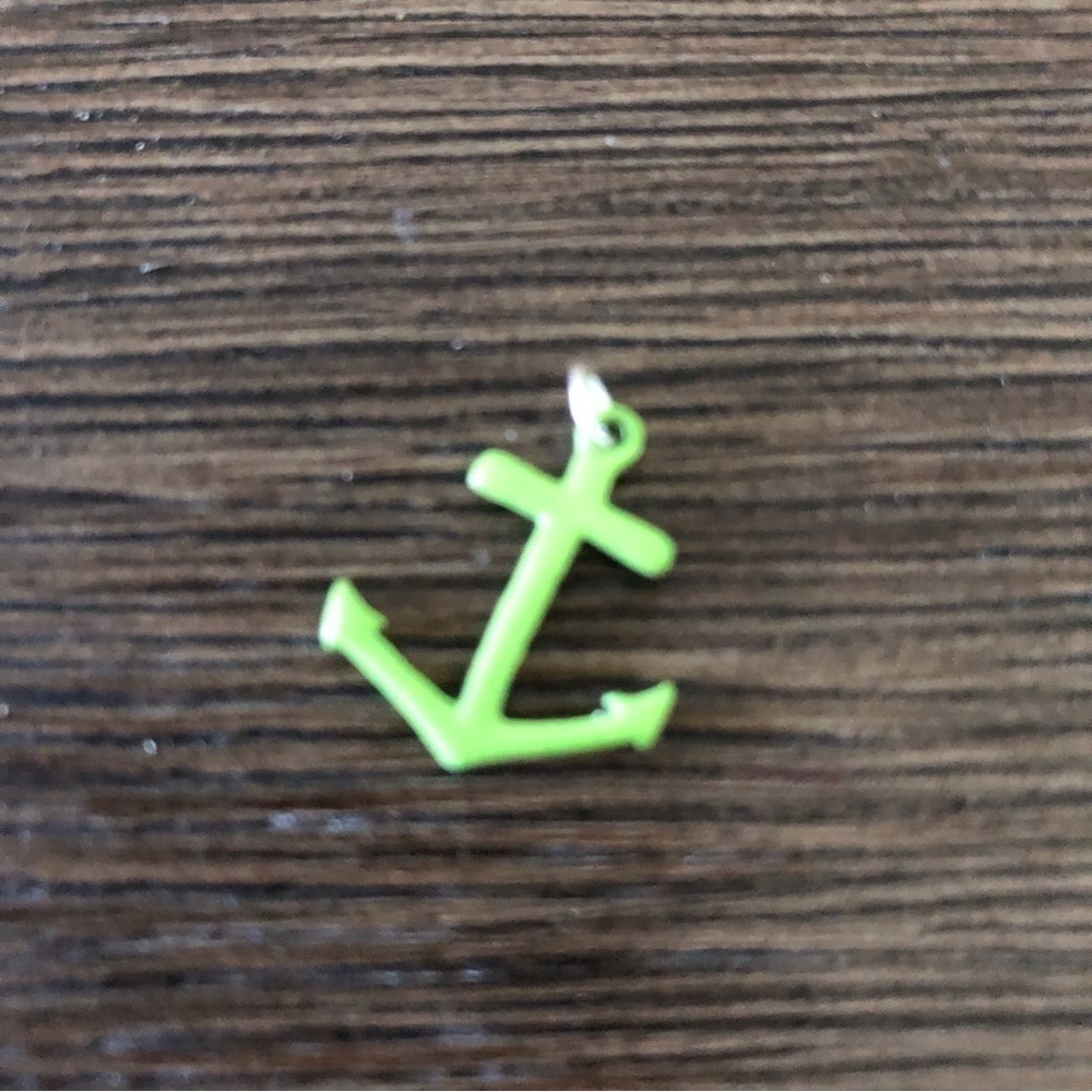 Green anchor pendent